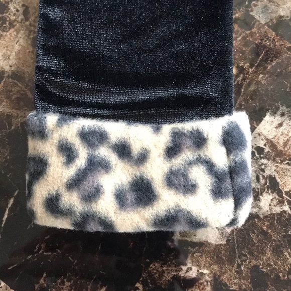 Leopard Print Felt Gloves - Picture 3 of 4